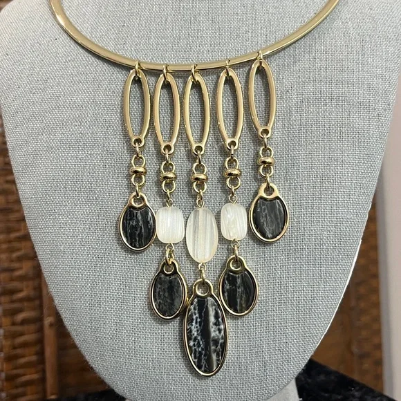 Chico’s Gold Tone Black & White Dangle Beaded Bib Necklace - Picture 2 of 7